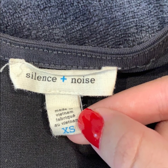 Urban outfitters silence + noise navy romper - XS - Picture 2 of 3